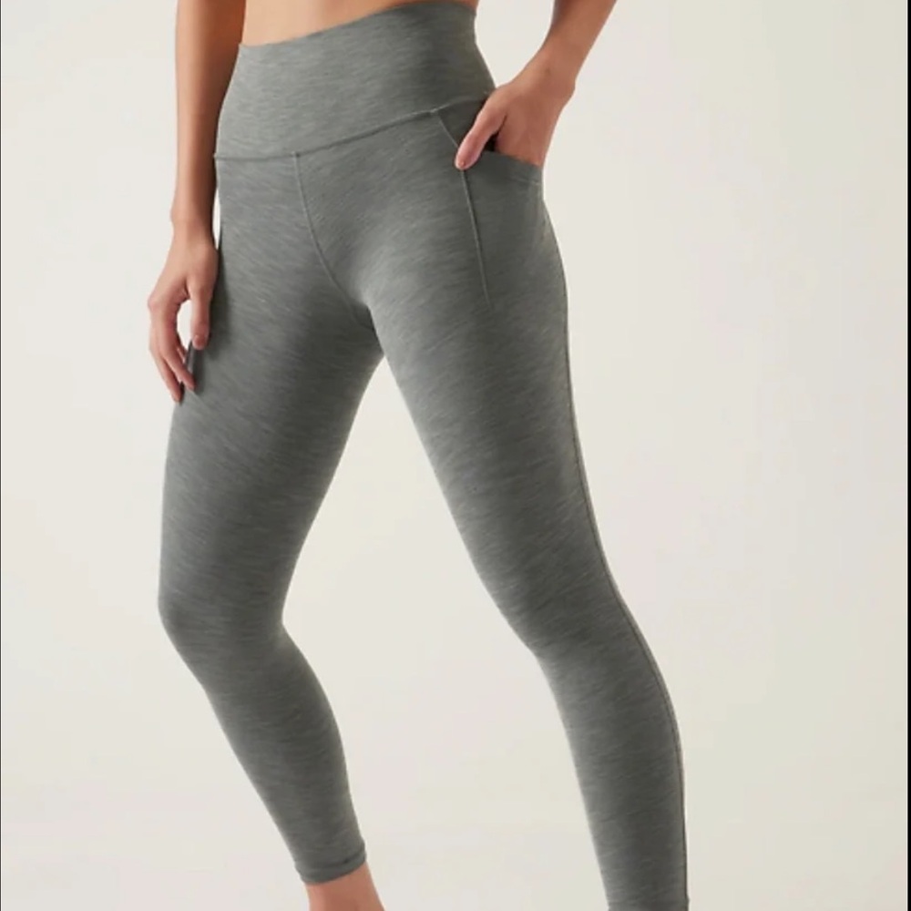 ATHLETA Salutation Stash Pocket 7/8 Leggings Grey Heather size L